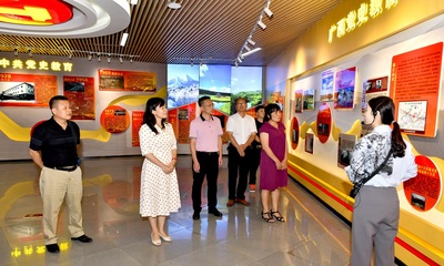 博白林場到高峰森林公園交流學(xué)習(xí)黨史館建設(shè)和林下經(jīng)濟(jì)發(fā)展模式