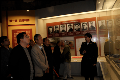 施秉 學(xué)黨史明方向有動(dòng)力